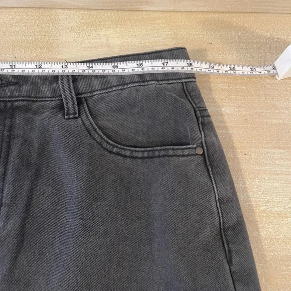 JDY black wash denim pencil skirt with split in front.
Size: 42 woman’s size 7 - Picture 9 of 12